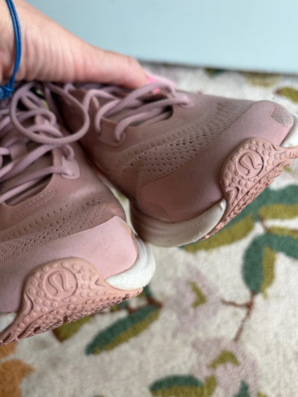 50. Size 9 LULULEMON Pink + White Lace-Up Athletic Shoes - Picture 4 of 7